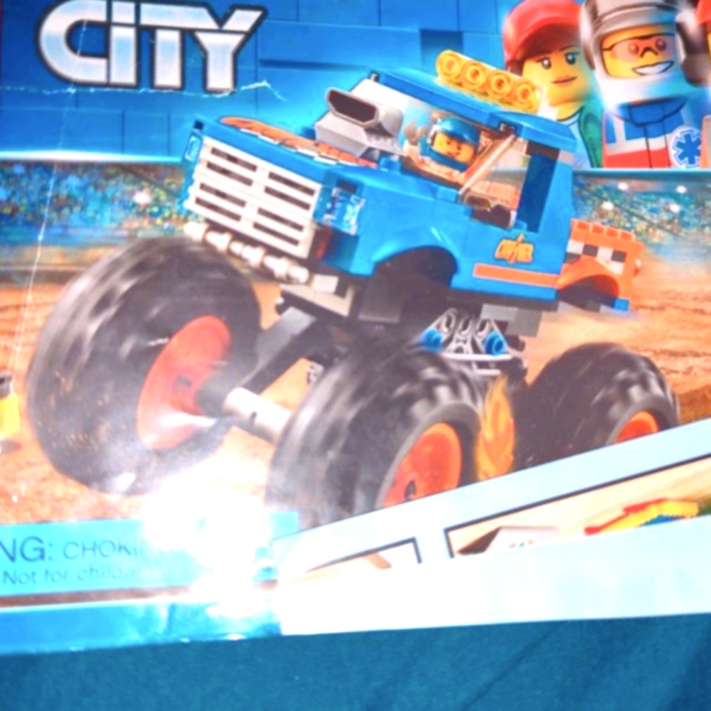 Lego monster